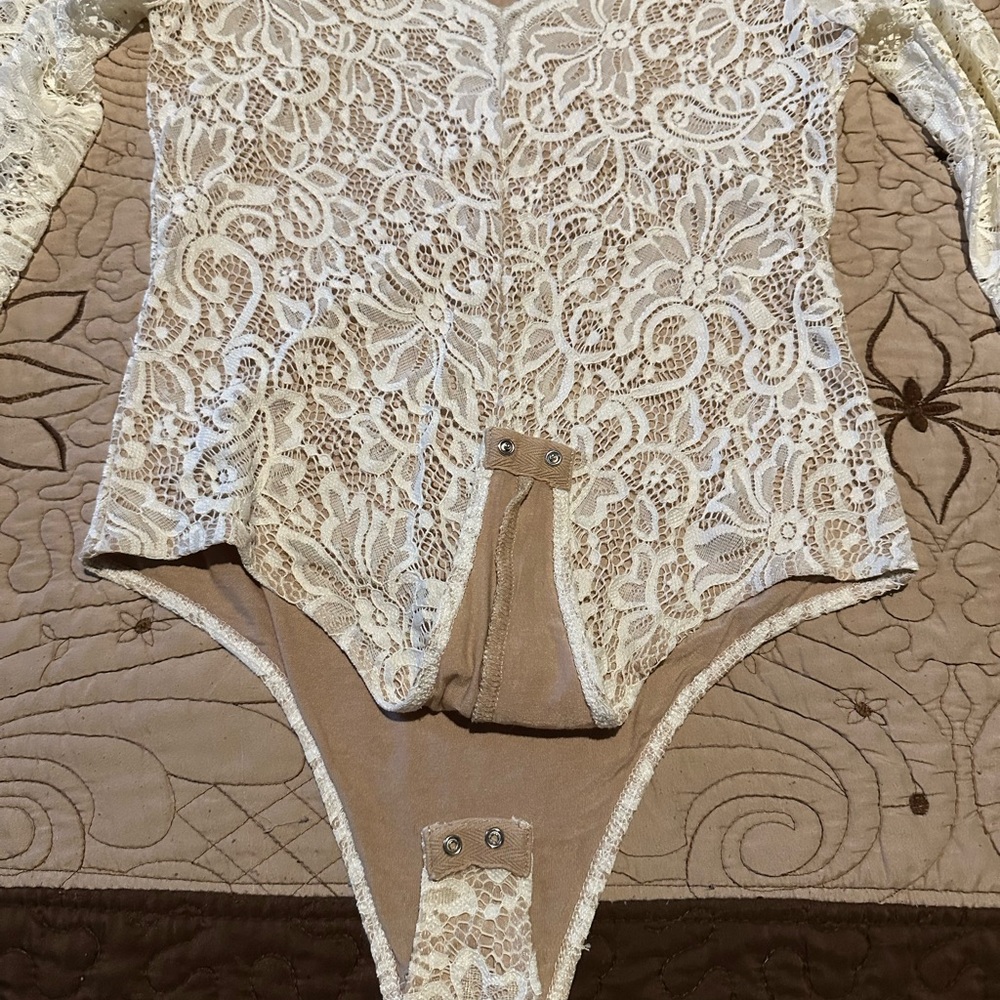 Socialite Lace Bodysuit - Cream and Tan